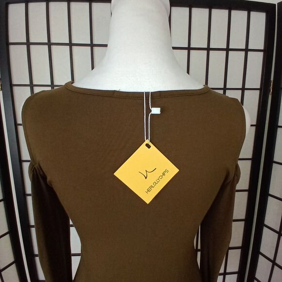 HERLOLLYCHIPS NWT Women's Cold Shoulder Top Size Medium - Picture 3 of 6
